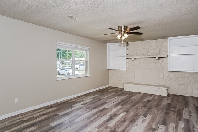 Photo - 2504 Hermosa Cir