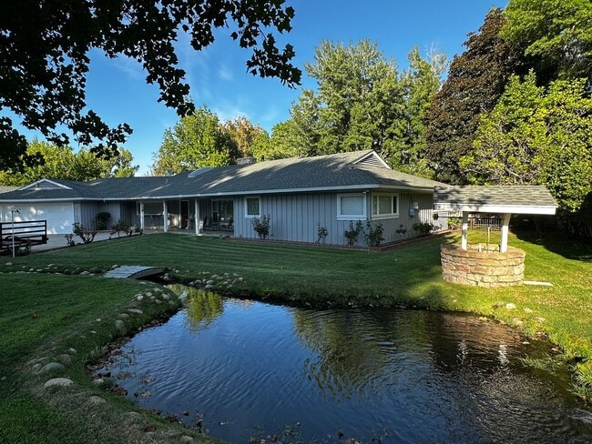Photo - 312 Mt Tom Rd