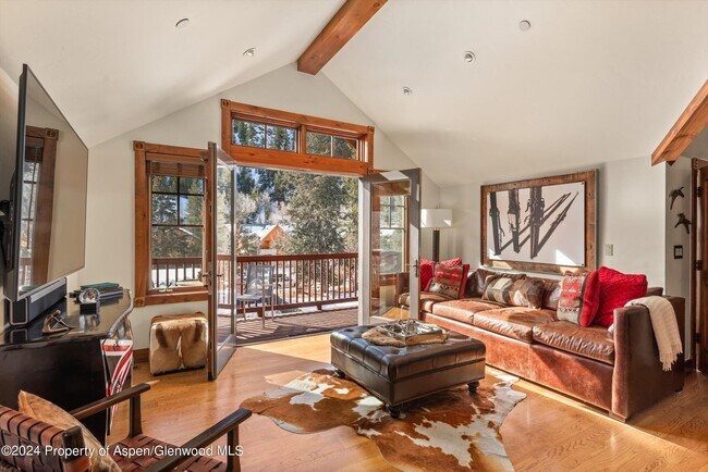 Photo - 503 W Main St Unit B202