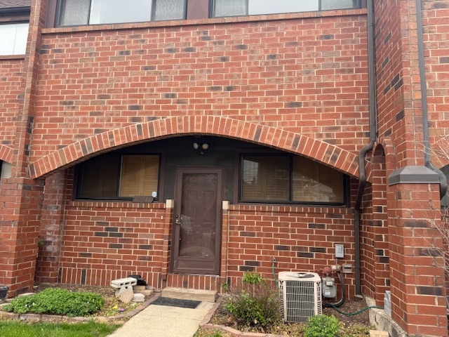 Photo - 901 S Racine Ave Townhome