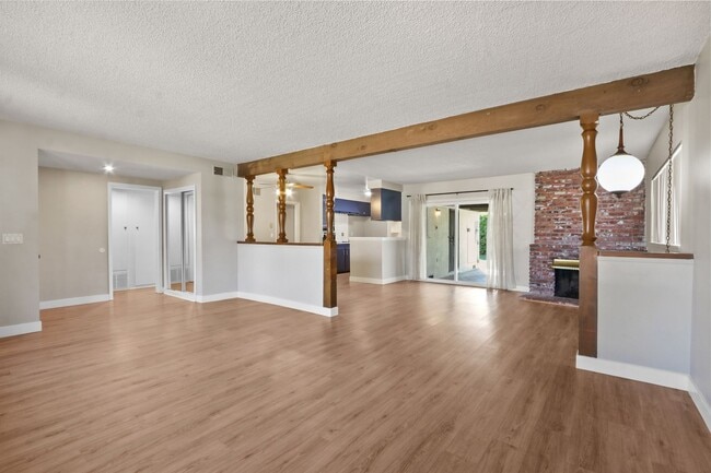 Photo - 10925 Newcomb Ave