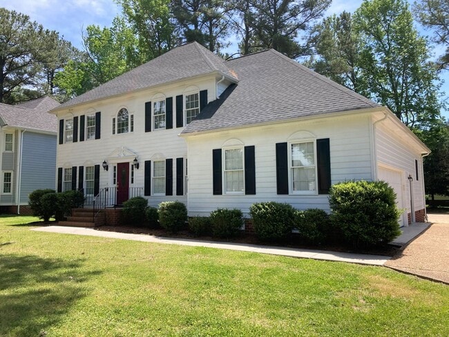 Photo - 5 Bedroom Home - Colonial Heights - Convenient to Fort Lee