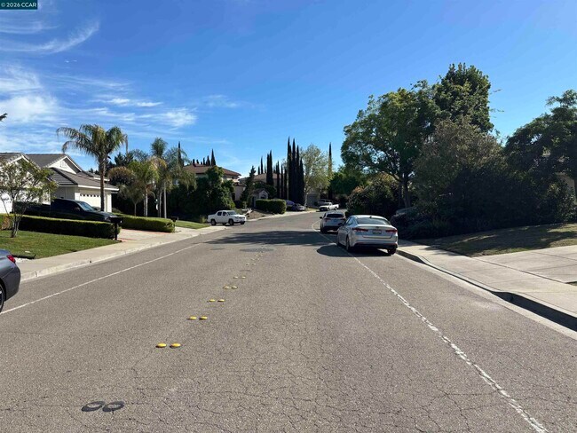 Photo - 1888 Badger Pass Way