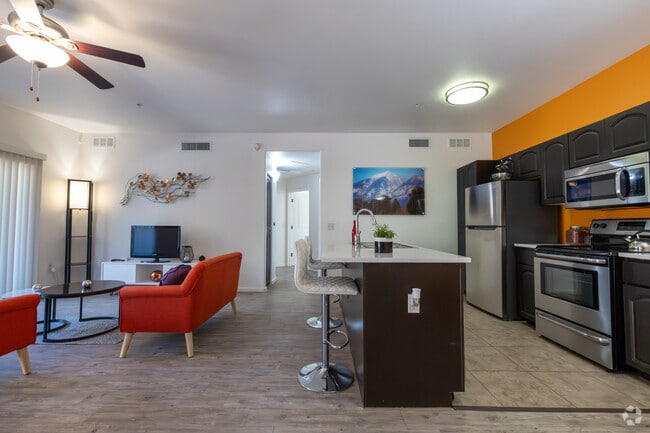 2BR, 2BA - 989SF