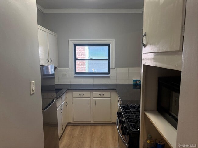 Photo - 572 Warburton Ave Unit 2E