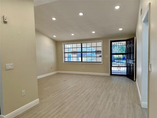 Photo - 4420 Sawgrass Blvd