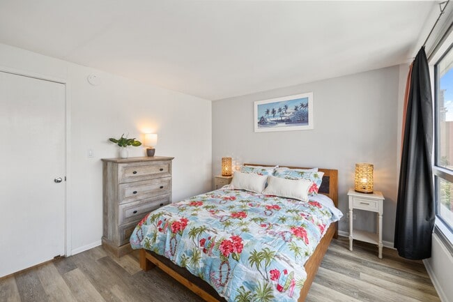 Photo - 2421 Tusitala St