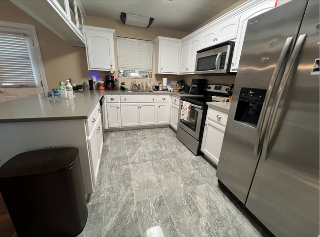 Building Photo - 1011 Cornell Dr Rental
