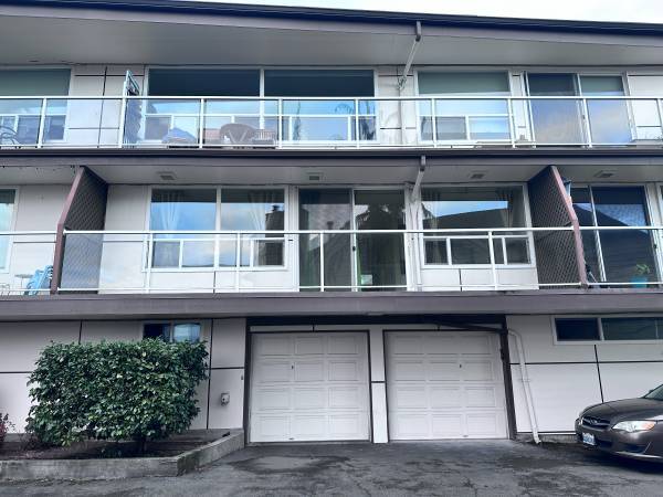 Photo - 2012 Thorndyke Ave W Unidad 8