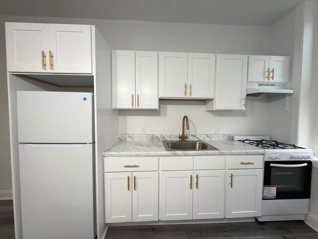 Photo - 236-242 W Harvey St