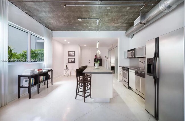 Photo - 1700 Meridian Ave Unit 208