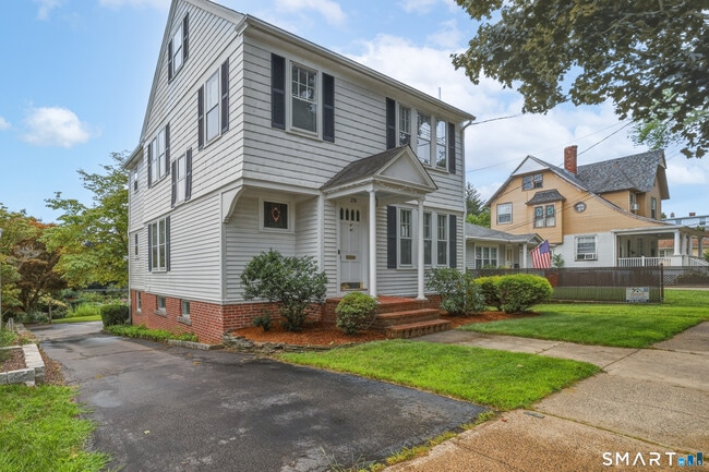 Photo - 276 S Main St