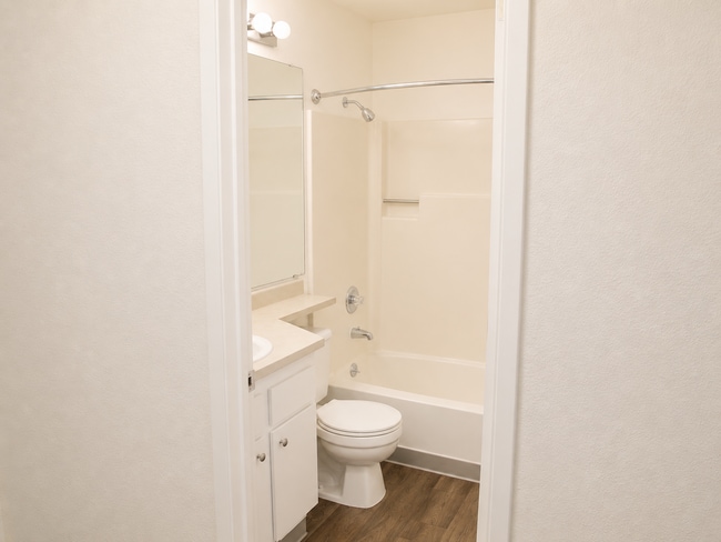 Photo - Woodlake Apartments