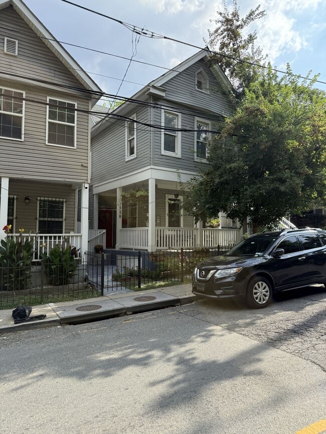 1328 Morris Rd SE