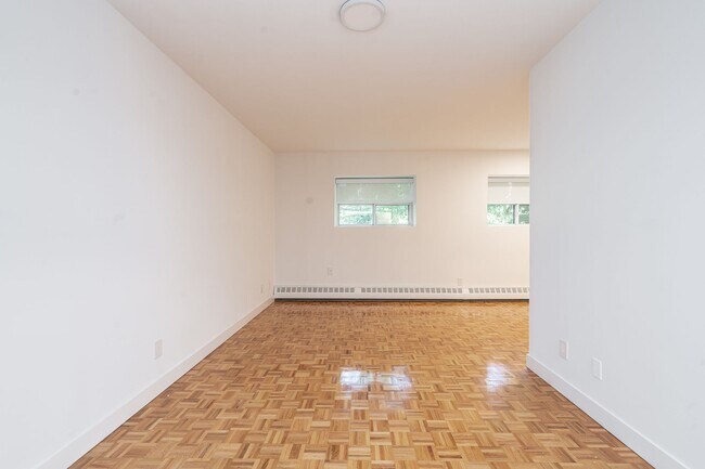 Photo - 36 Castle Frank Rd