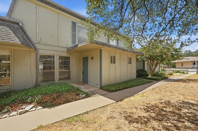 807 Castle Ridge Rd