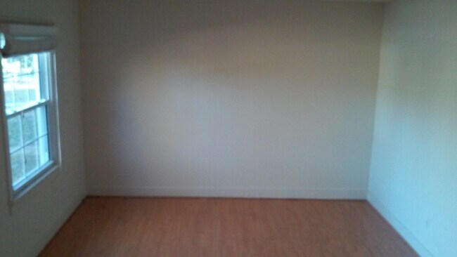 Photo - Spacious 3 Bedroom 2 1/2 Bath Townhome