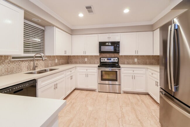 Photo - 3824 Evergreen Dr