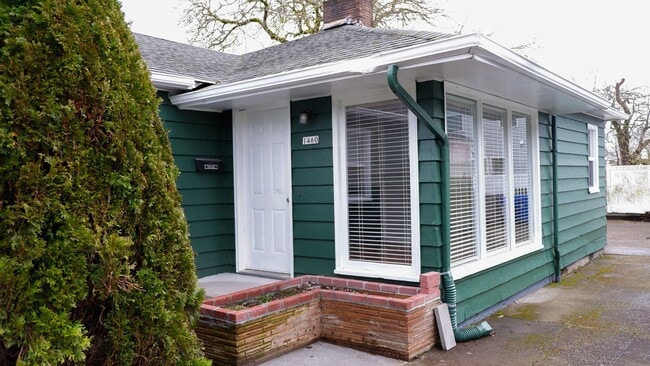 1460-1466 NE Going St Portland - 1460-1466 NE Going St Portland Apartment Unit 1460