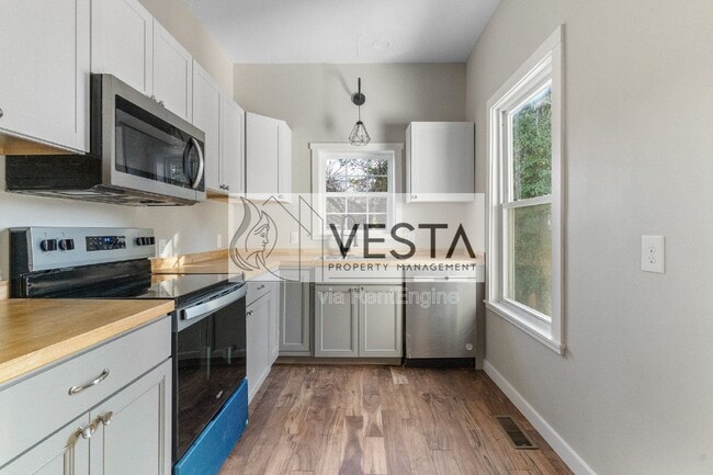 Photo - 555 Baldwin Ave