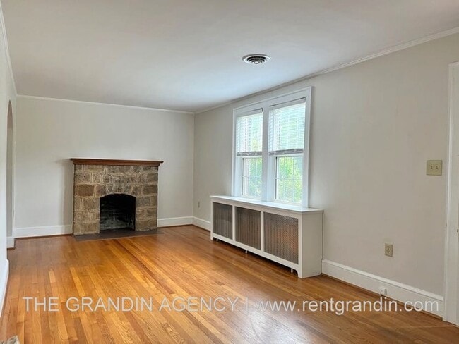 Photo - 1668 Brandon Ave SW