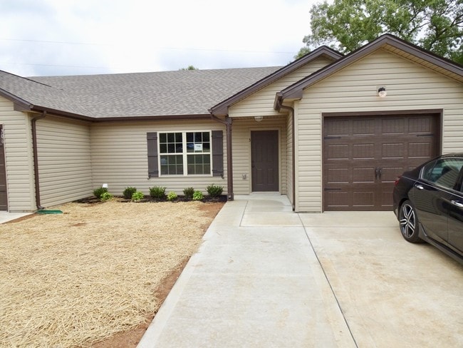 Photo - 706 Needmore Rd Unit 1