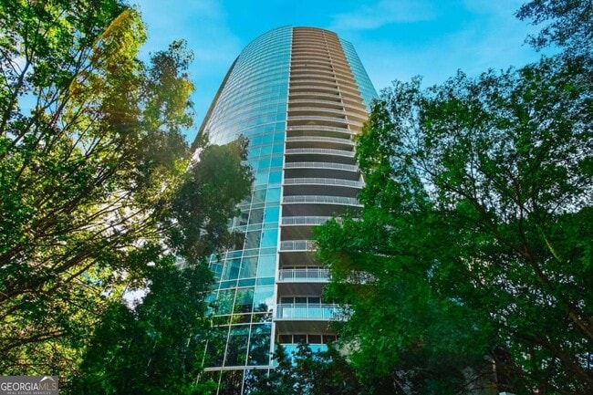 Building Photo - 3338 Peachtree Rd NE Unit 2105