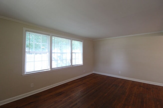Photo - October 2025 FREE On This One Bedroom Dupl...