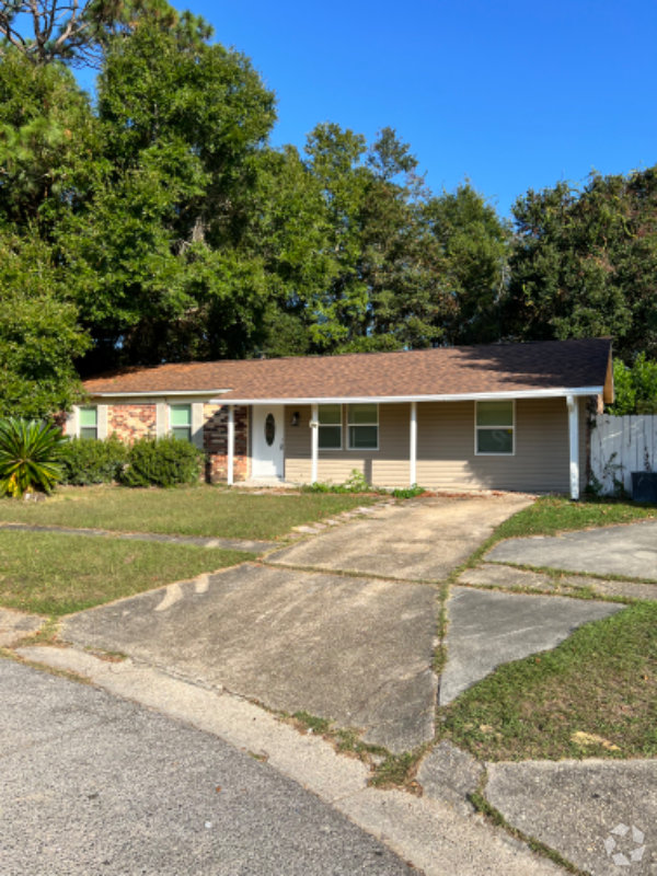 Building Photo - 1205 Santa Fe Cir Rental