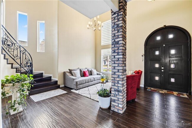 33 Country St