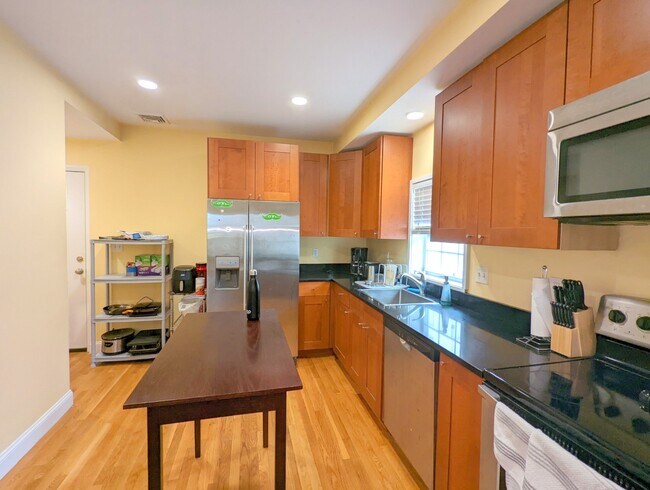 Photo - 60 William St Unit 2