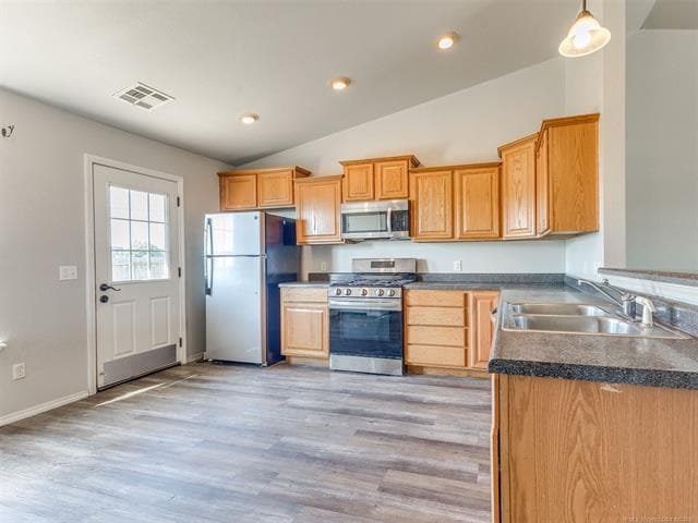 Photo - 1604 W Elm St