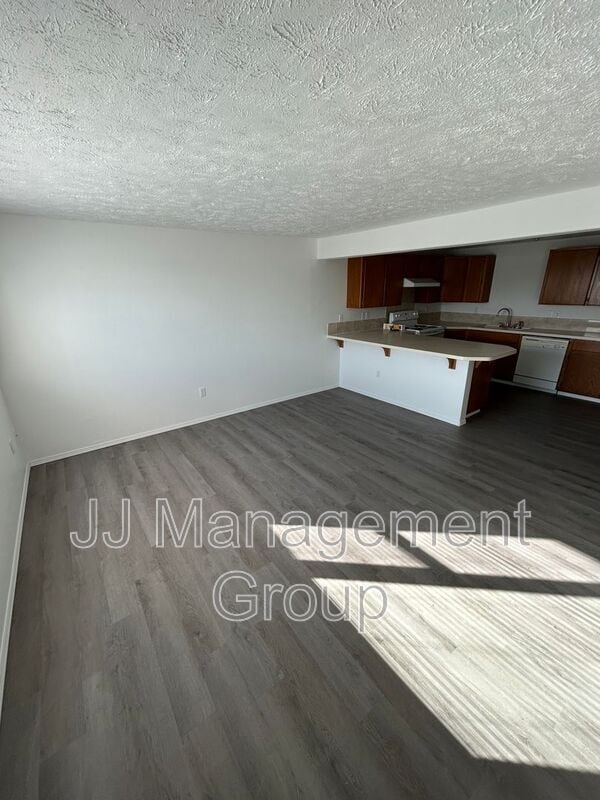 Photo - 1231 2nd St Unit Webster Apartments