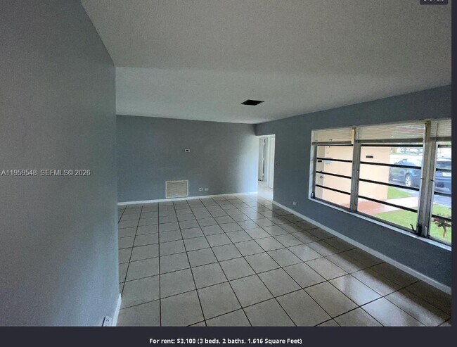 Photo - 7061 NW 15th St Unidad 2