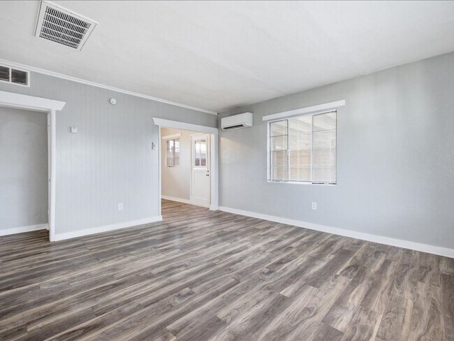 Photo - 2126 N Forgeus Ave
