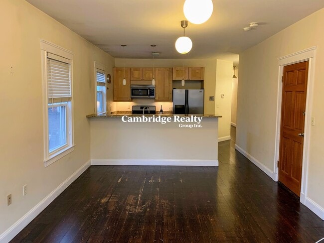 Building Photo - 8 Giles Park Unit 1L Rental