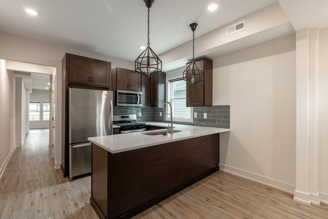 Building Photo - 468-470-470 E 2nd Ave Unit 468 E. 2nd Ave