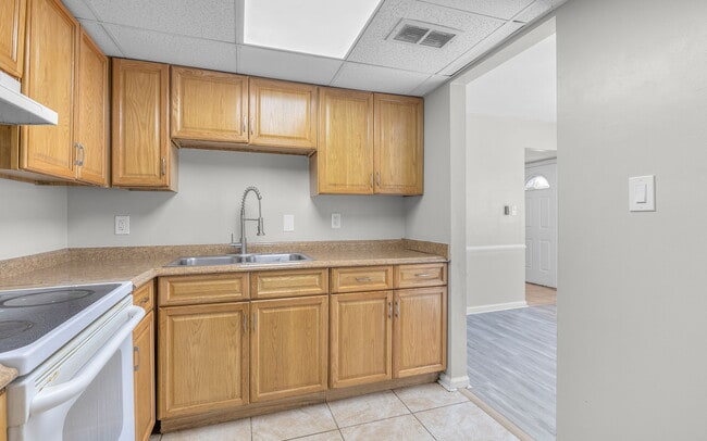 Photo - 809 Hampstead Ct