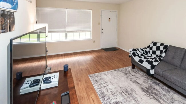 Lincoln Square Townhomes