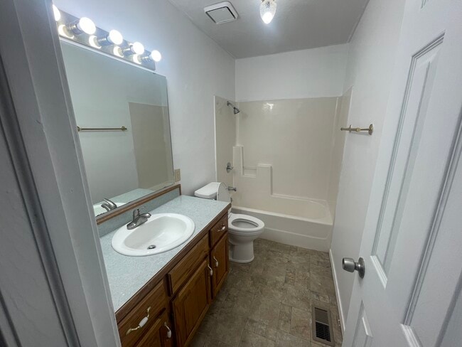 Photo - 317 S Market St