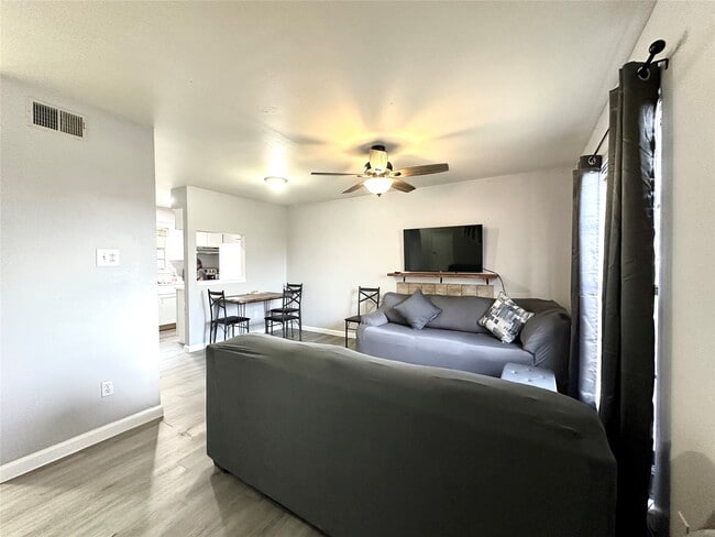 4111 Lark Ln