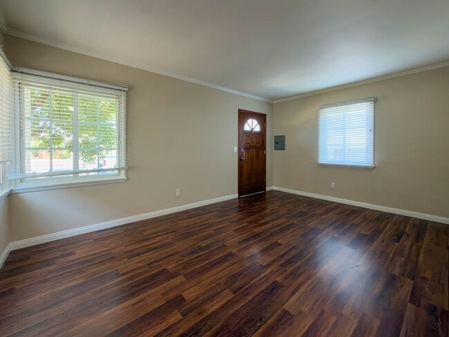 Photo - 4114 W Victory Blvd Unit 4112