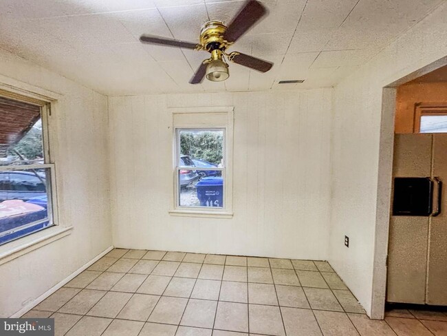 Building Photo - 119 N 2nd St Rental