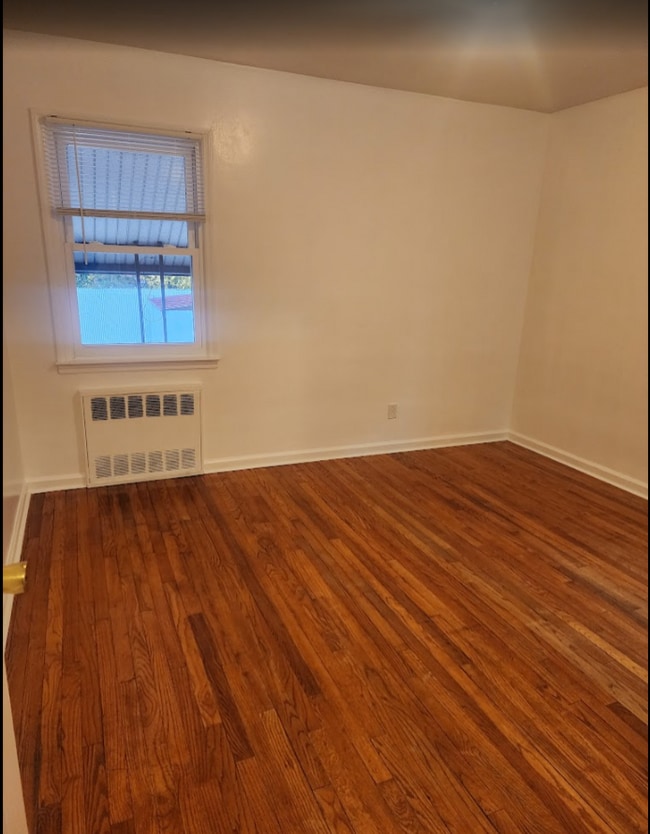 Photo - 365 Burgher Ave