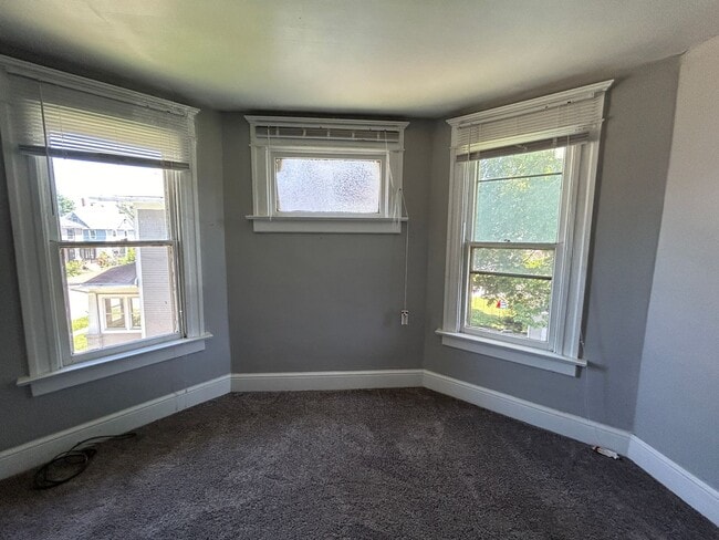 Photo - 3 bedroom 1 bath house in Davenport