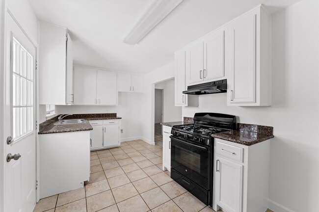 Photo - 5326 Newkirk Ln