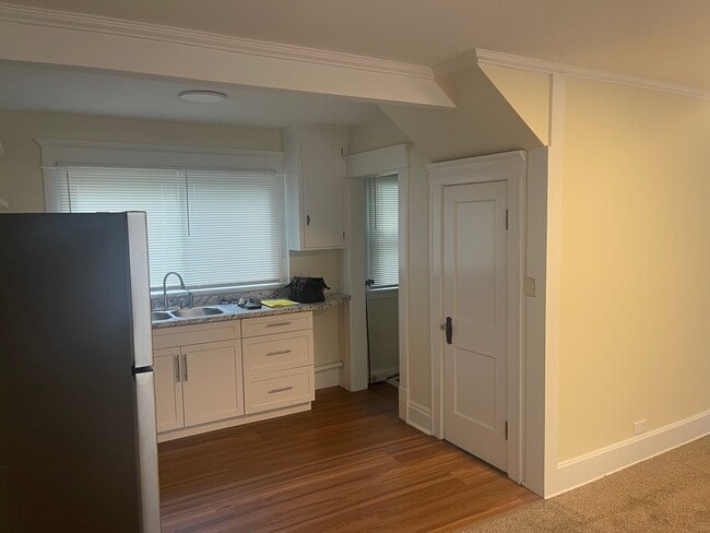 Photo - 123 E Main St
