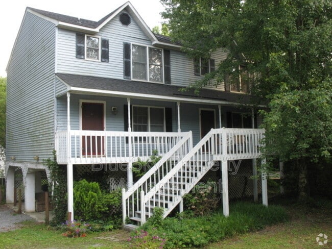 Building Photo - 1820 Stadium Rd Rental