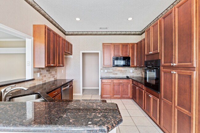 Photo - 7112 Holden Dr