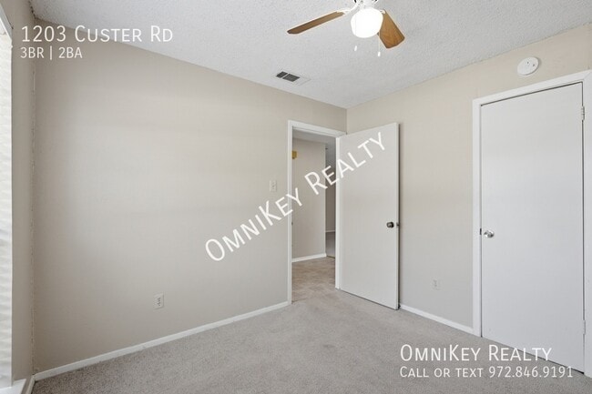 Photo - 1203 Custer Rd